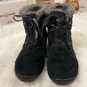 Columbia Women's Black Quilted Winter Boots
